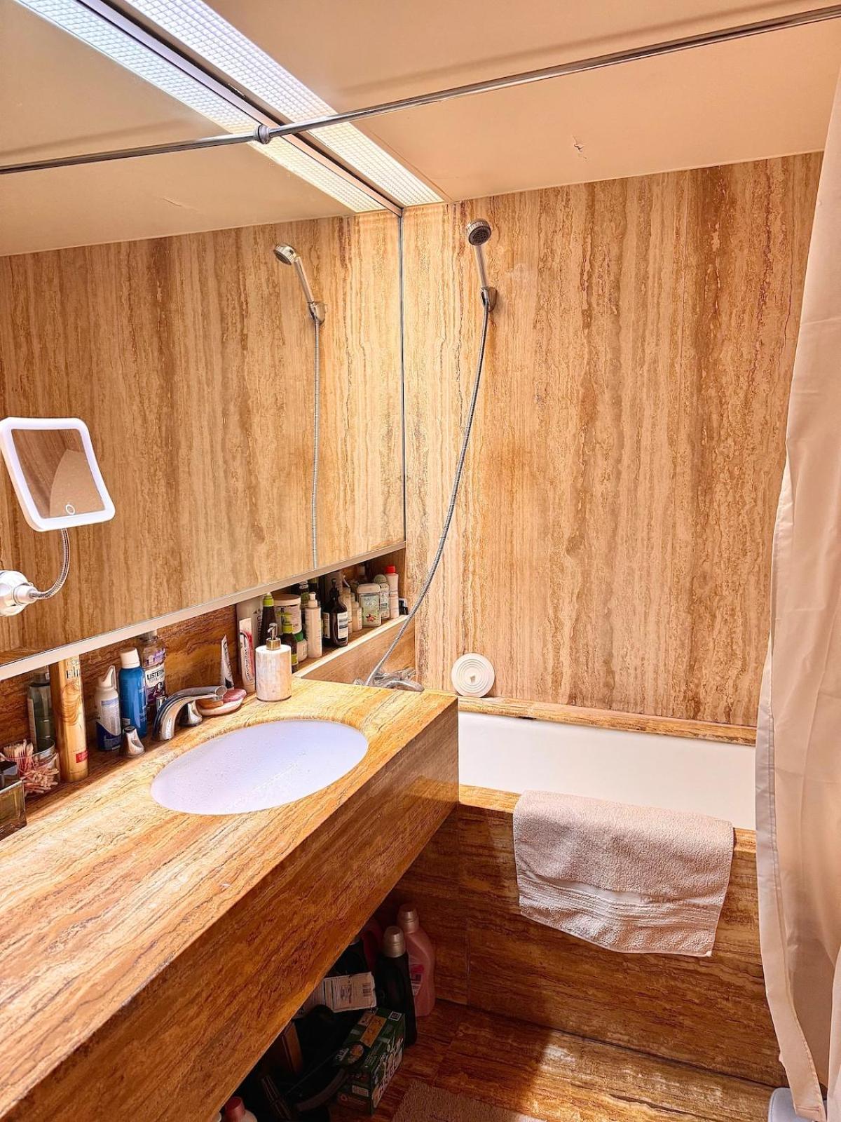 Charming Flat Beside Champs-elysees Appartement Parijs
